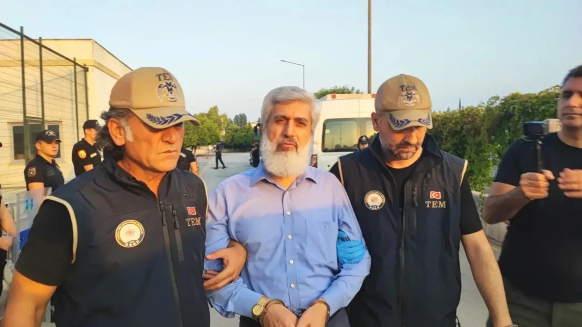 Alparslan Kuytul ve eşi dahil onlarca g&ouml;zaltı