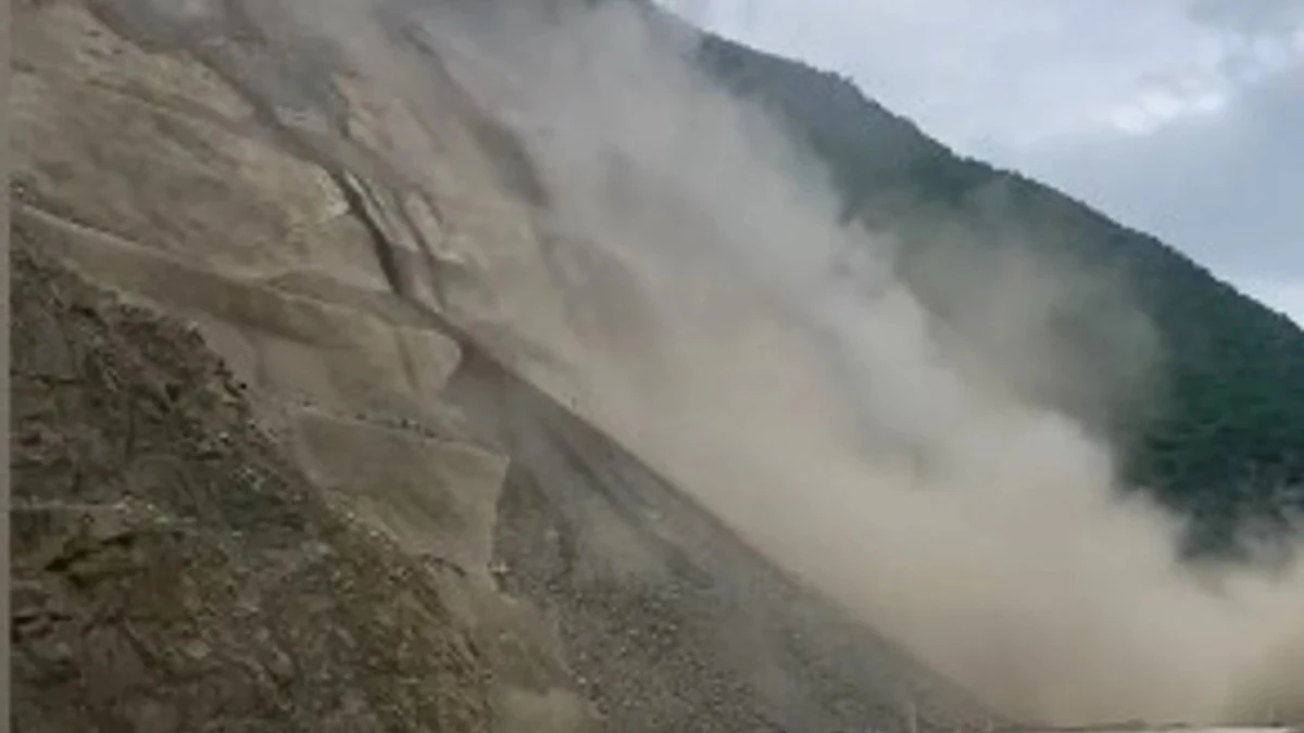 Artvin'de heyelan meydana geldi