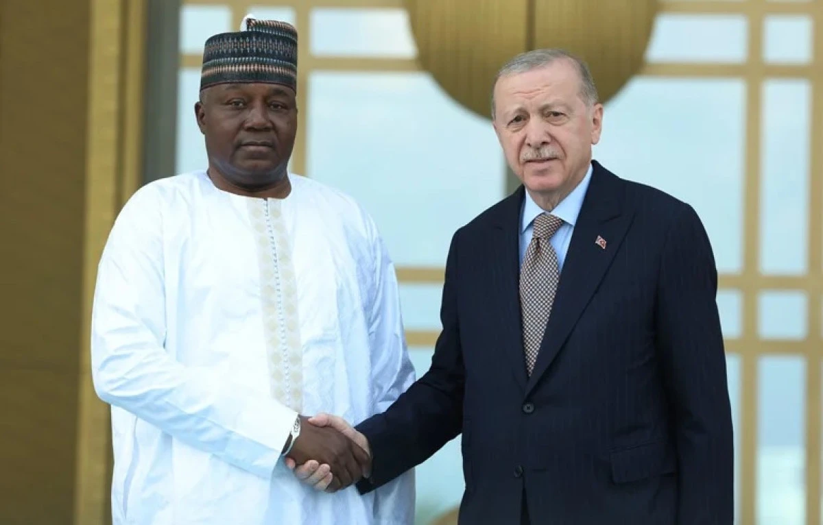 Cumhurbaşkanı Erdoğan: Afrika &uuml;lkeleri ile ilişkilerimi geliştirmeyi s&uuml;rd&uuml;r&uuml;yoruz