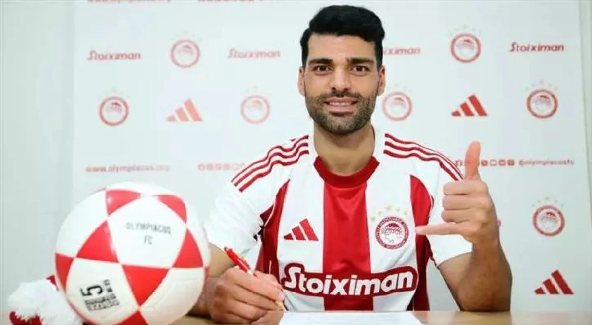 D&uuml;nyaca &uuml;nl&uuml; futbolcu savaşa katılacak! Orduya girmek istediğini iletti