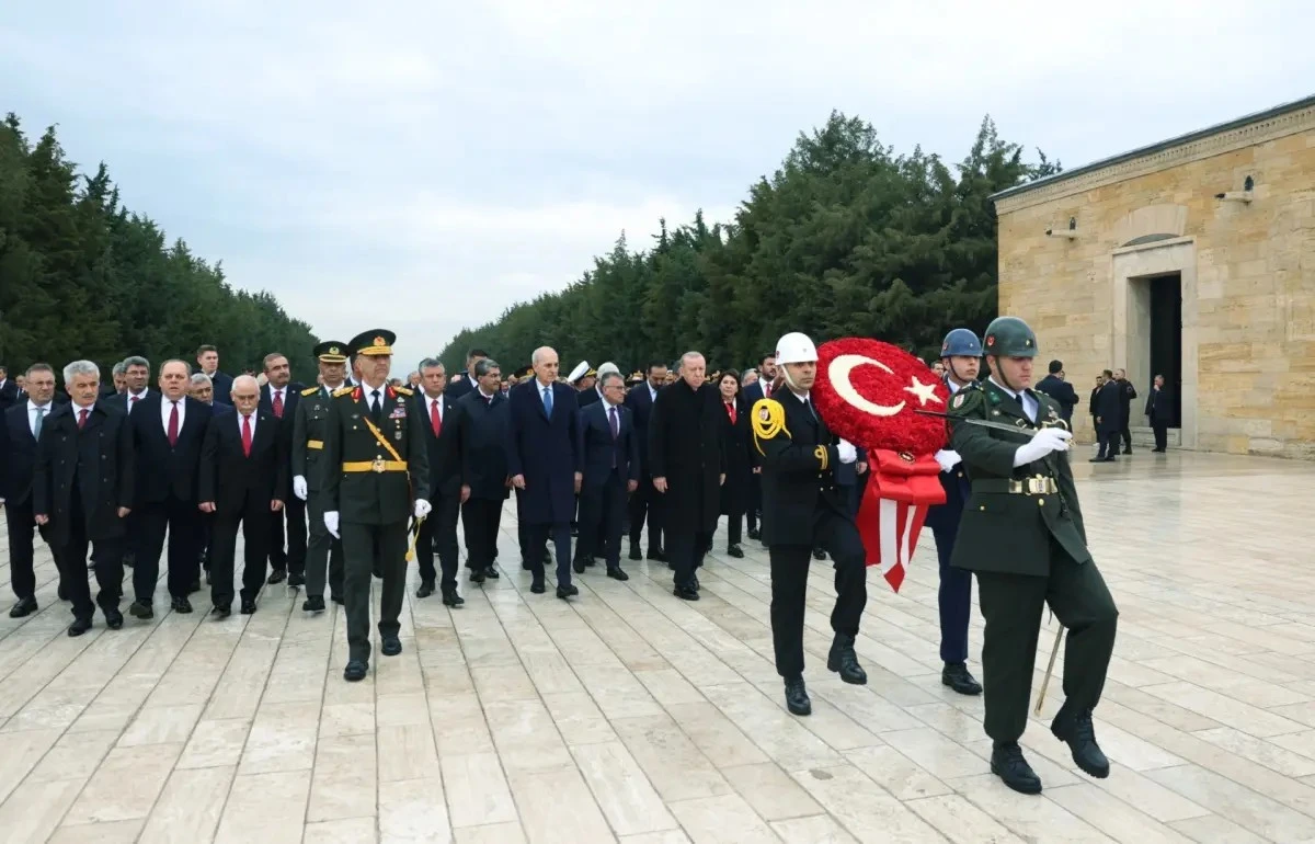 Erdoğan'dan Anıtkabir'de T&uuml;rkiye Y&uuml;zyılı mesajı