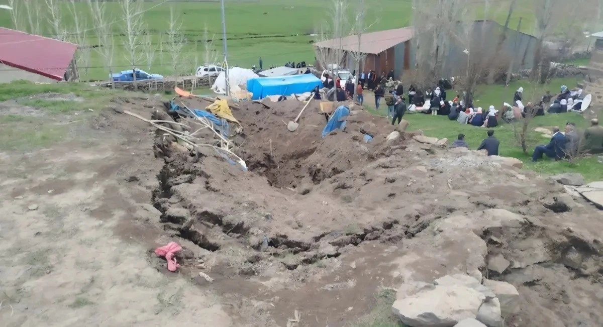 Erzurum&rsquo;da ahır faciası: g&ouml;&ccedil;&uuml;k altında kalan kadın hayatını kaybetti