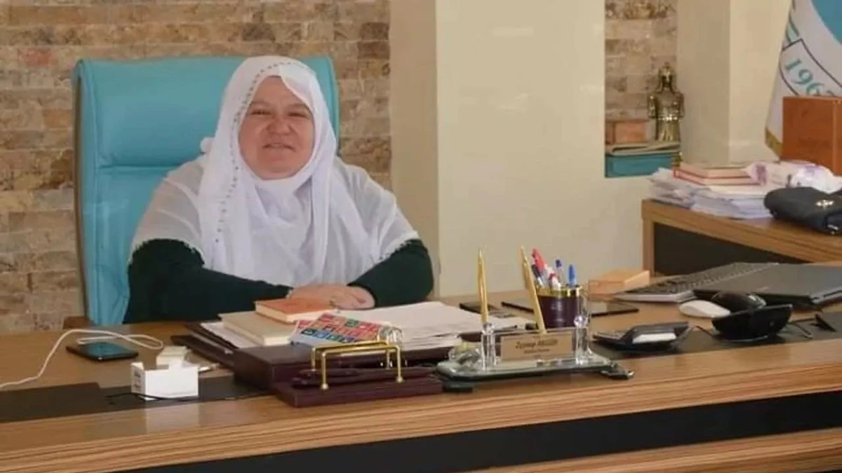 İYİ Partili isimden Zeynep G&uuml;neş'e &ccedil;irkin hakaret! M&uuml;savat Dervişoğlu kararını duyurdu