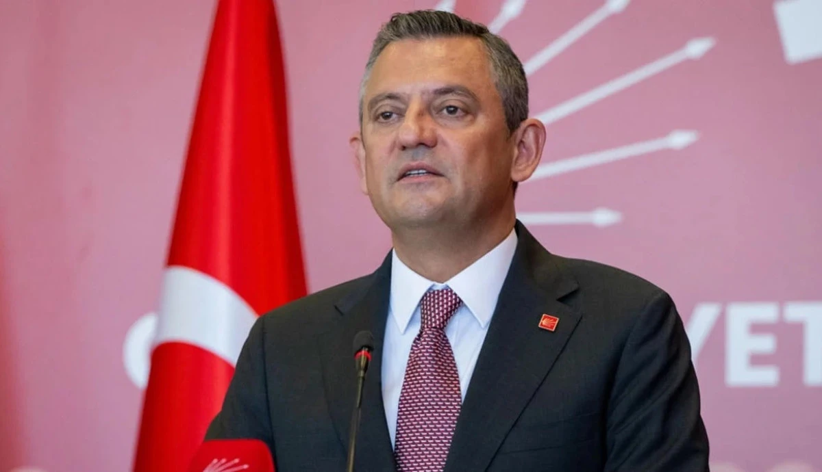 &Ouml;zg&uuml;r &Ouml;zel'in kuracağı yeni partinin adı! İlk kez dile getirildi