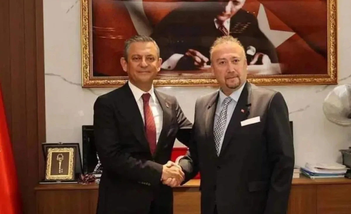 &Ouml;zkan Yalım'dan a&ccedil;ık itiraf: &Ouml;zg&uuml;r &Ouml;zel'e mavi valizle 1 milyon lira r&uuml;şvet verdim