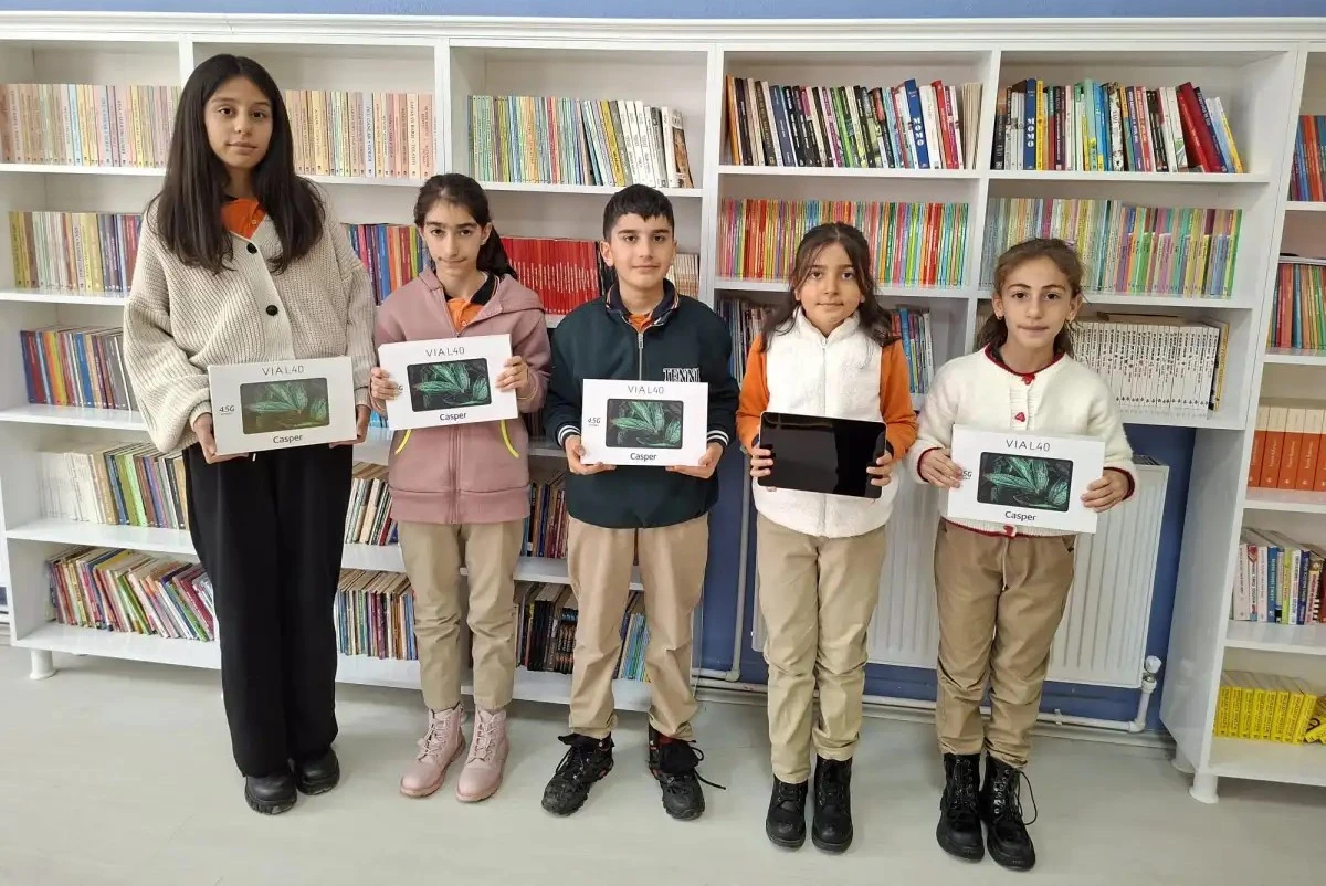 TİMBİR &uuml;yeleri Kırıkkale - Hakkari kitap kardeşliği