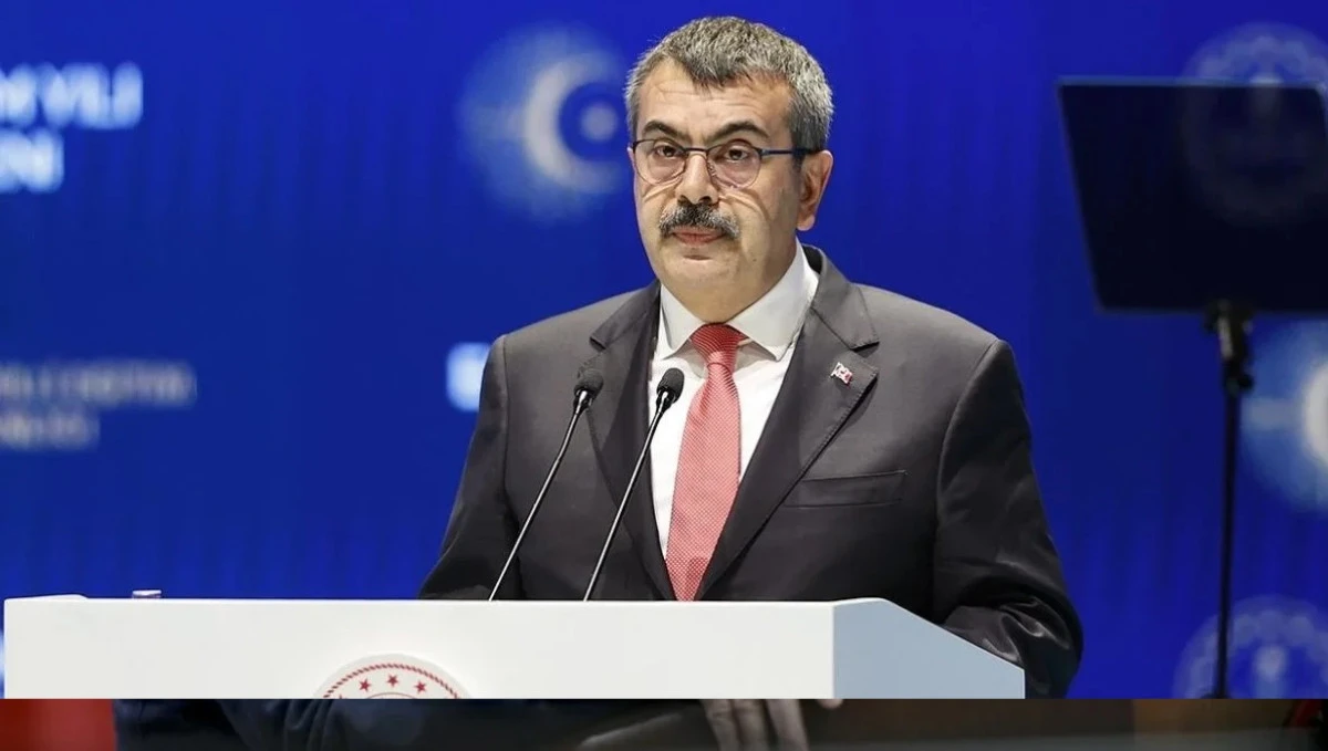 Yusuf Tekin&rsquo;den &lsquo;laiklik&rsquo; bildirisine yargı hamlesi